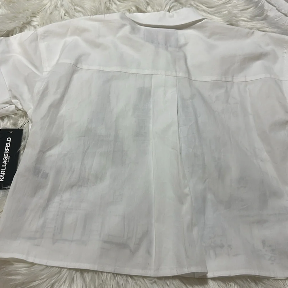 KARL LAGERFELD PARIS Cotton Crop Paris Scene Button-Front Top - Picture 9 of 10